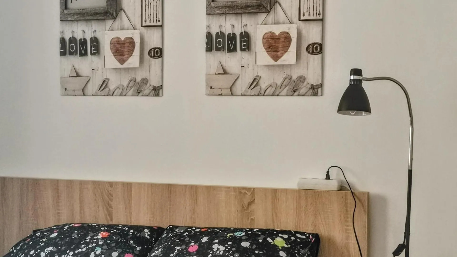 Art Apartment Clever Durres
